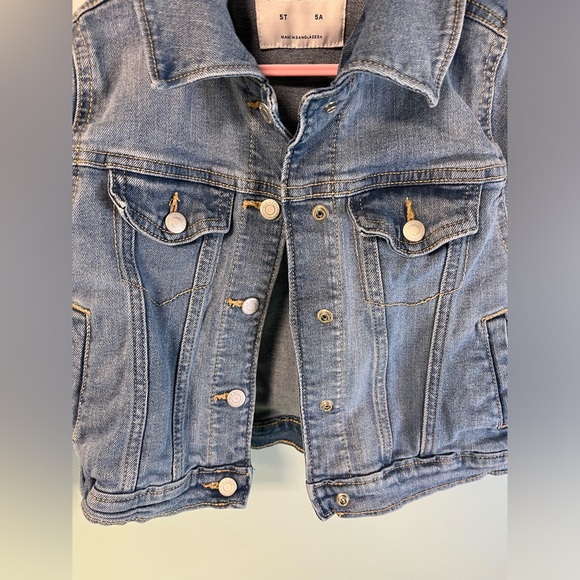 Old Navy Silver Snap Button Blue Jean Jacket with Pockets, Toddler Girl Size 5T - Picture 3 of 9